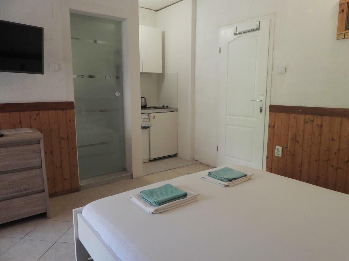 Hrstich Apartments Drasnice Bagian luar foto