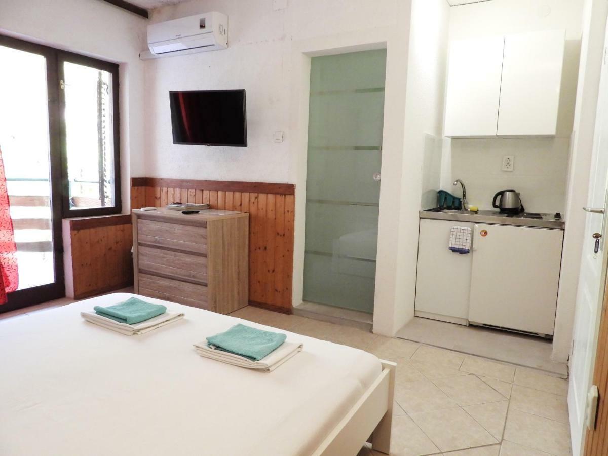 Hrstich Apartments Drasnice Bagian luar foto