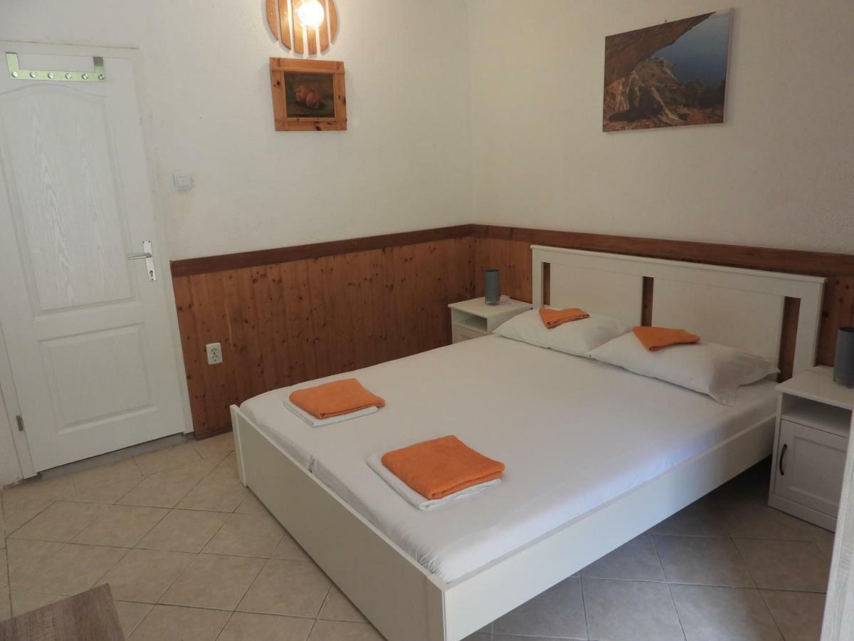 Hrstich Apartments Drasnice Bagian luar foto